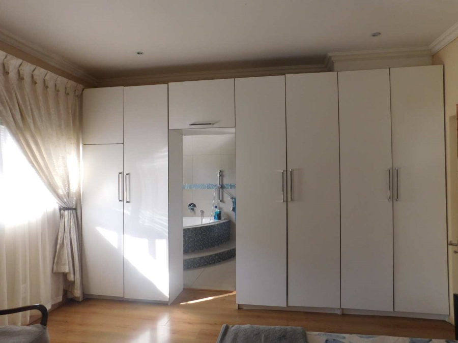 3 Bedroom Property for Sale in Heuwelsig Estate Gauteng