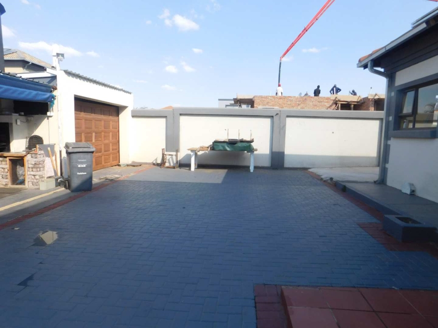 3 Bedroom Property for Sale in Heuwelsig Estate Gauteng