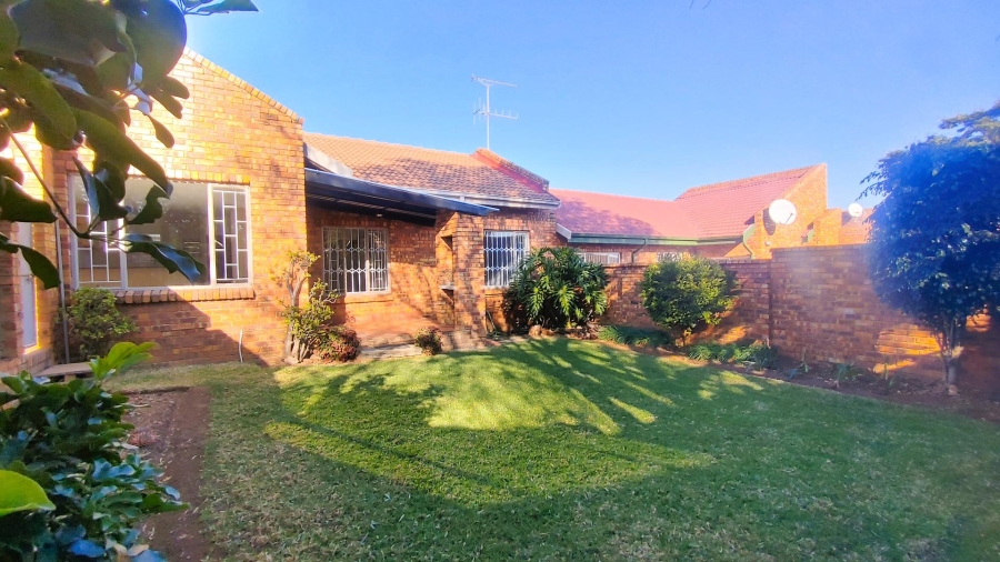 To Let 3 Bedroom Property for Rent in Elardus Park Gauteng