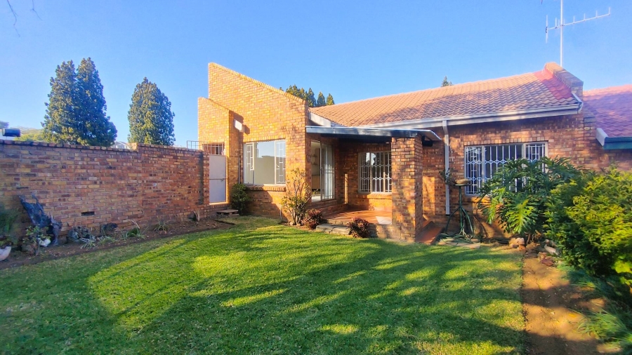 To Let 3 Bedroom Property for Rent in Elardus Park Gauteng
