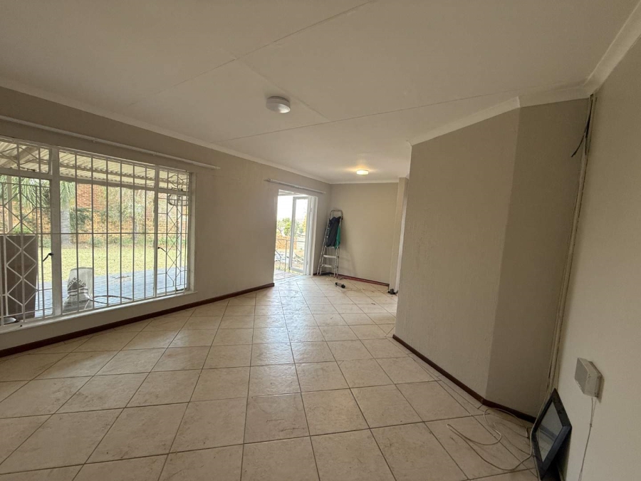 To Let 3 Bedroom Property for Rent in Sundowner Gauteng