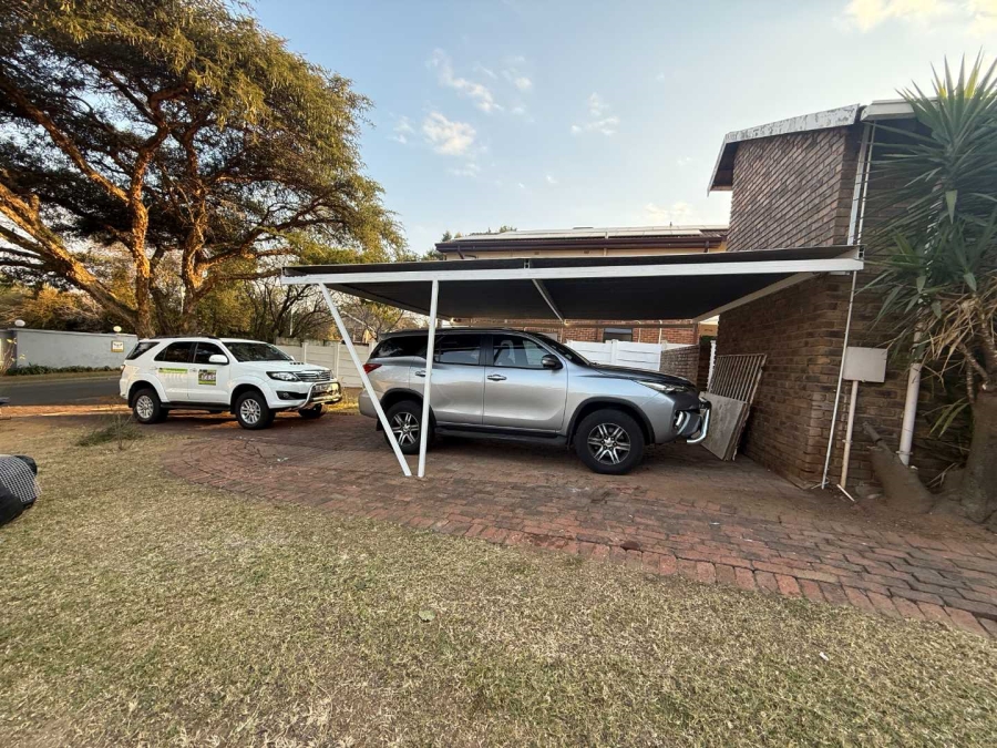 To Let 3 Bedroom Property for Rent in Sundowner Gauteng