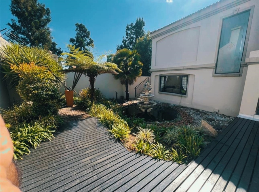 To Let 4 Bedroom Property for Rent in Fourways Gauteng