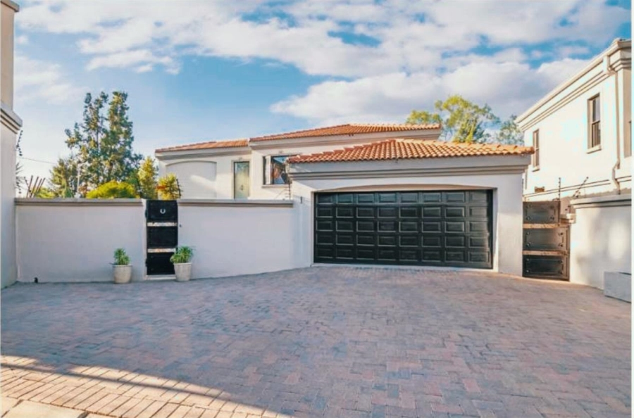 To Let 4 Bedroom Property for Rent in Fourways Gauteng