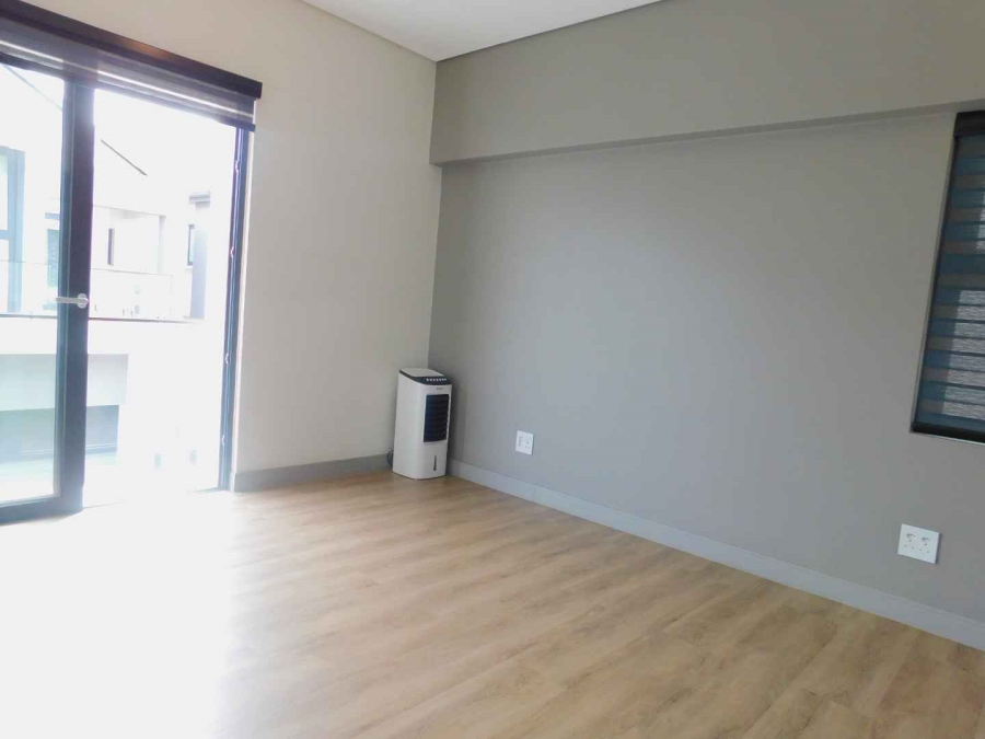 To Let 3 Bedroom Property for Rent in Bryanston Gauteng