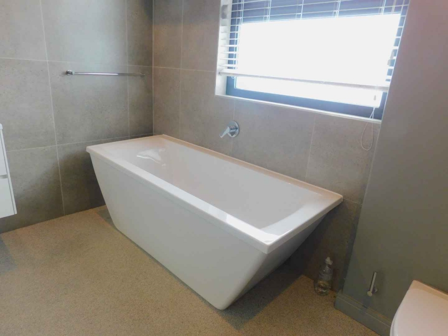 To Let 3 Bedroom Property for Rent in Bryanston Gauteng
