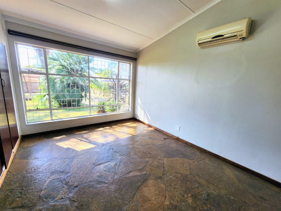 4 Bedroom Property for Sale in Sinoville Gauteng