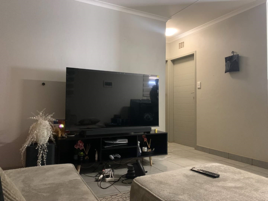 2 Bedroom Property for Sale in Protea Glen Gauteng