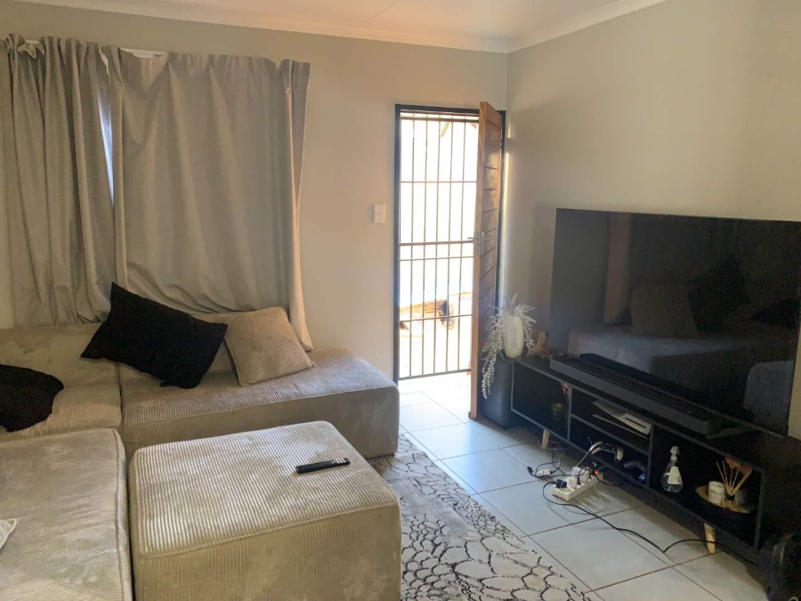 2 Bedroom Property for Sale in Protea Glen Gauteng