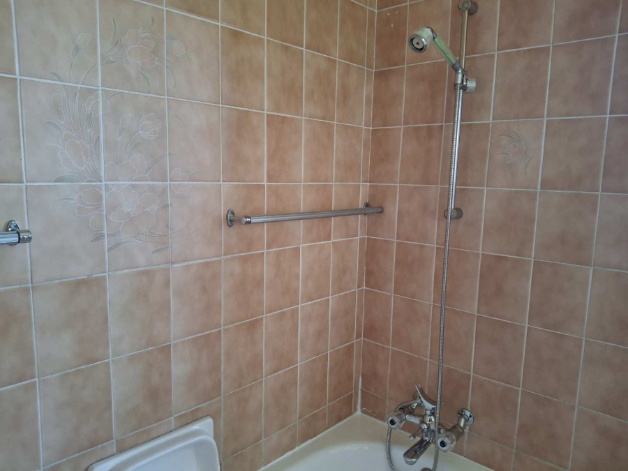 To Let 3 Bedroom Property for Rent in Illovo Gauteng