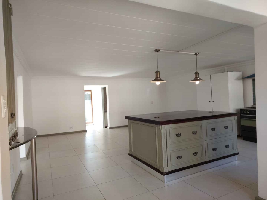 To Let 2 Bedroom Property for Rent in Beverley Gardens Gauteng