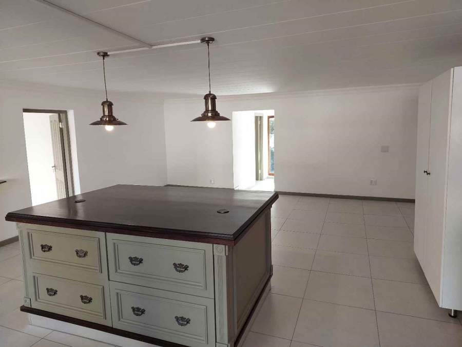 To Let 2 Bedroom Property for Rent in Beverley Gardens Gauteng