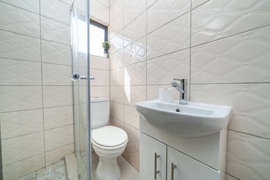 4 Bedroom Property for Sale in Windmill Park Gauteng