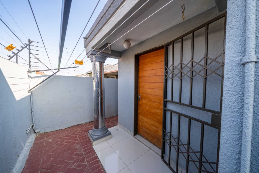 4 Bedroom Property for Sale in Windmill Park Gauteng