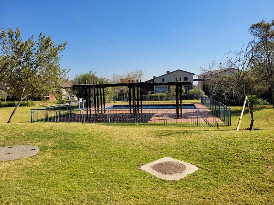 To Let 2 Bedroom Property for Rent in Jackal Creek Golf Estate Gauteng