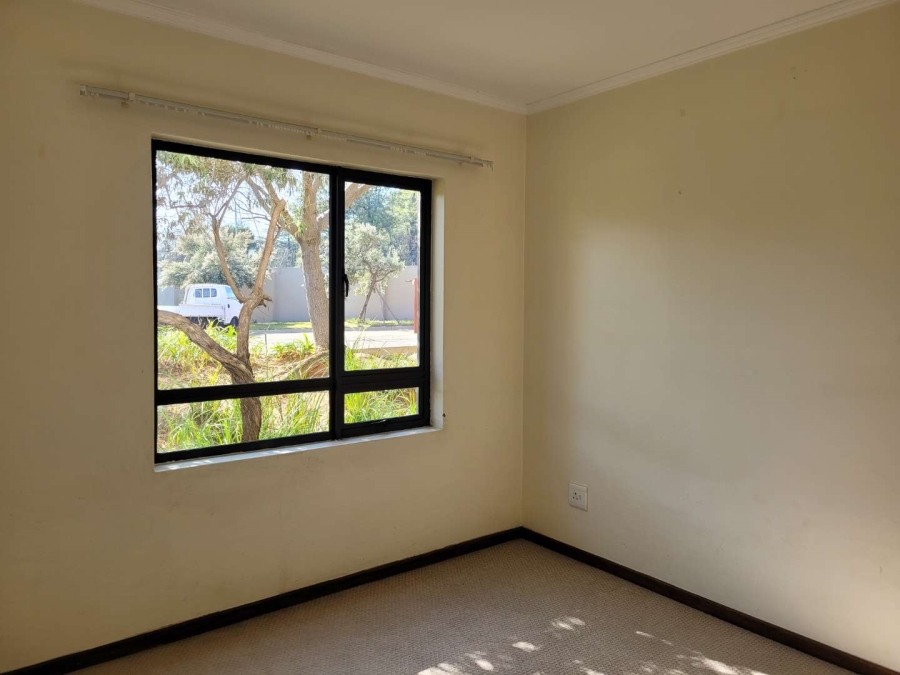 To Let 2 Bedroom Property for Rent in Jackal Creek Golf Estate Gauteng