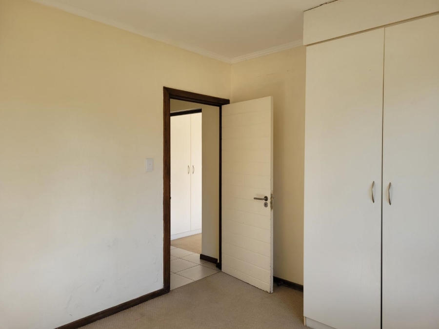 To Let 2 Bedroom Property for Rent in Jackal Creek Golf Estate Gauteng