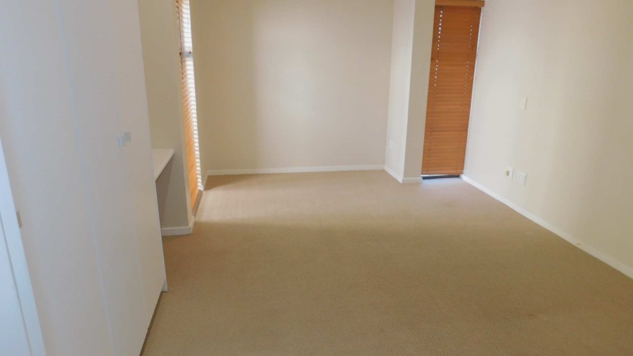 To Let 2 Bedroom Property for Rent in Bryanston Gauteng