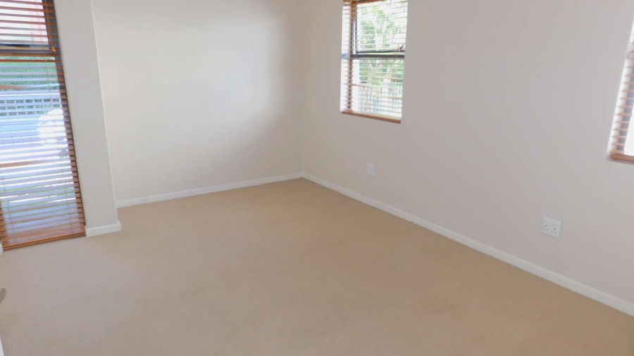 To Let 2 Bedroom Property for Rent in Bryanston Gauteng