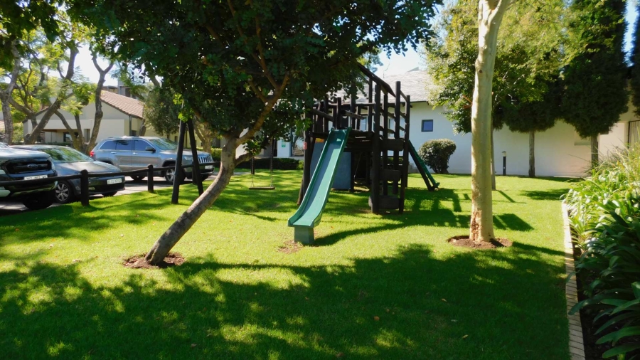 To Let 2 Bedroom Property for Rent in Bryanston Gauteng