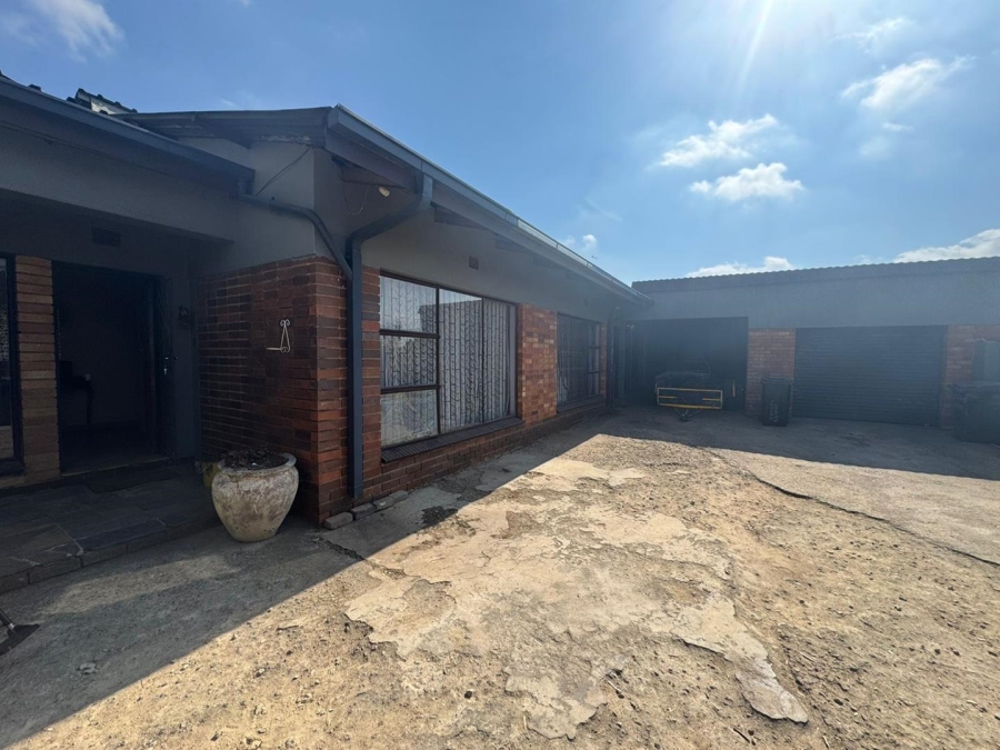 4 Bedroom Property for Sale in Krugersdorp West Gauteng