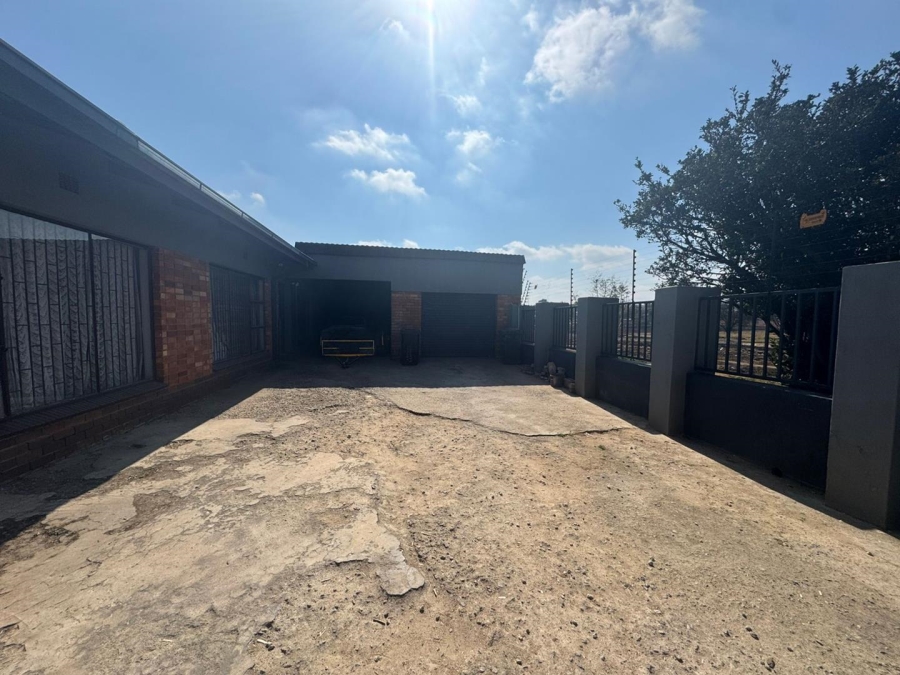4 Bedroom Property for Sale in Krugersdorp West Gauteng