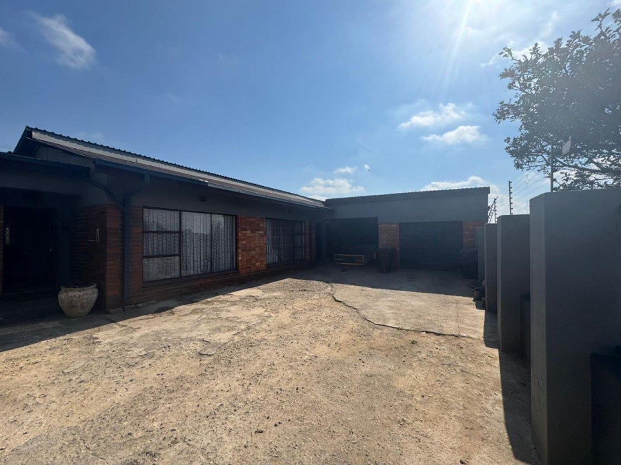 4 Bedroom Property for Sale in Krugersdorp West Gauteng