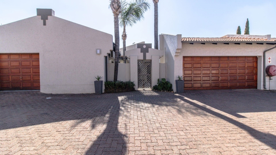 4 Bedroom Property for Sale in New Redruth Gauteng