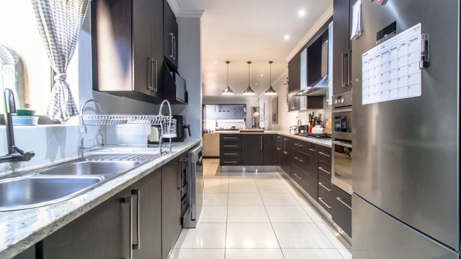 4 Bedroom Property for Sale in New Redruth Gauteng
