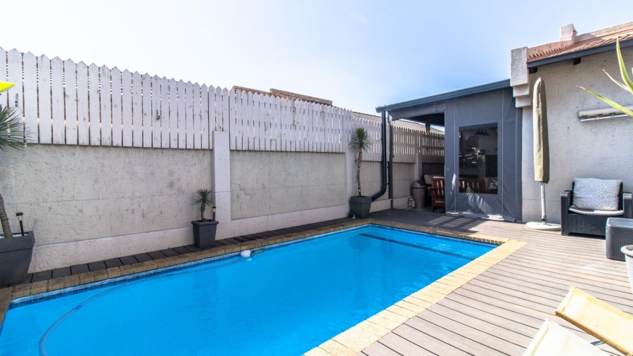 4 Bedroom Property for Sale in New Redruth Gauteng