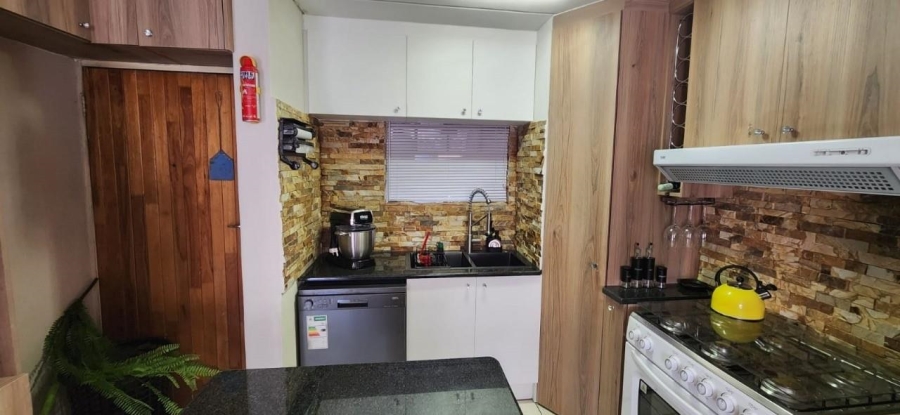 3 Bedroom Property for Sale in Verwoerdpark Gauteng