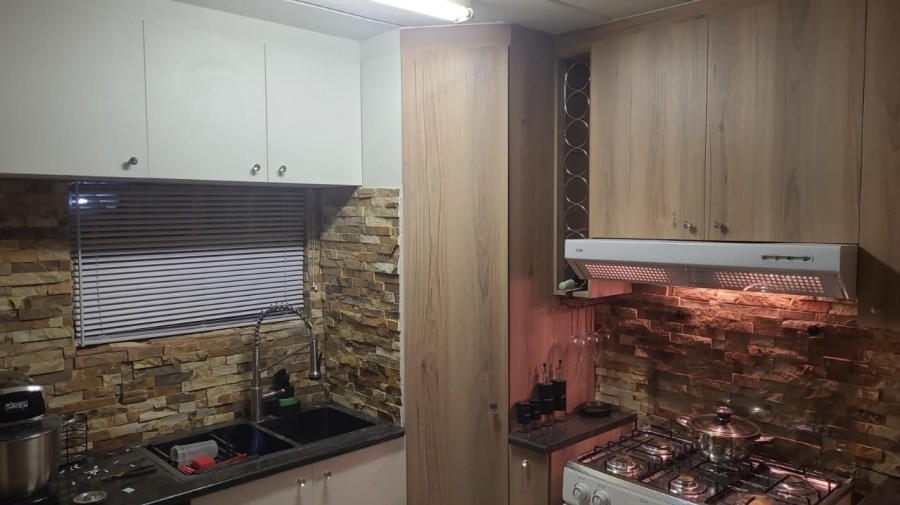 3 Bedroom Property for Sale in Verwoerdpark Gauteng