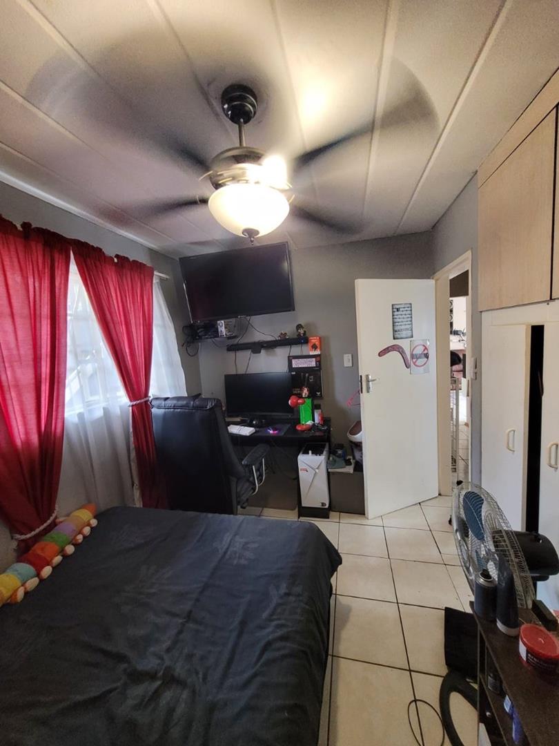 3 Bedroom Property for Sale in Verwoerdpark Gauteng