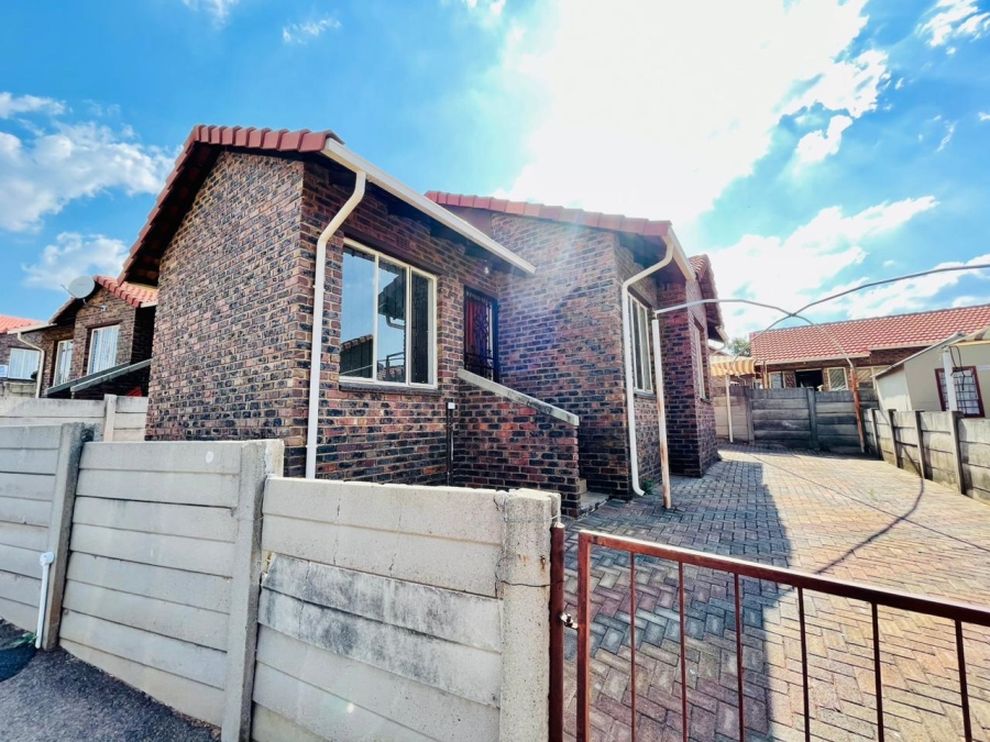 3 Bedroom Property for Sale in Mondeor Gauteng