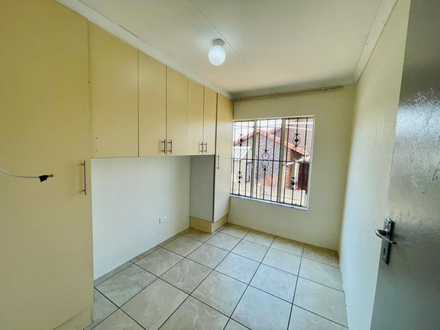 3 Bedroom Property for Sale in Mondeor Gauteng