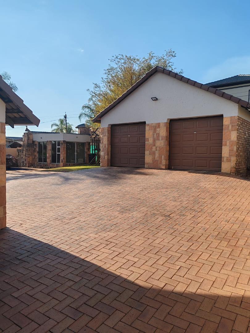 4 Bedroom Property for Sale in The Reeds Gauteng