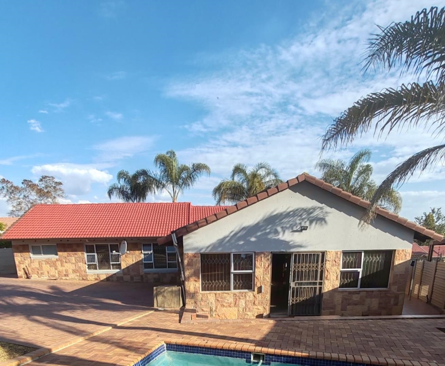 4 Bedroom Property for Sale in The Reeds Gauteng