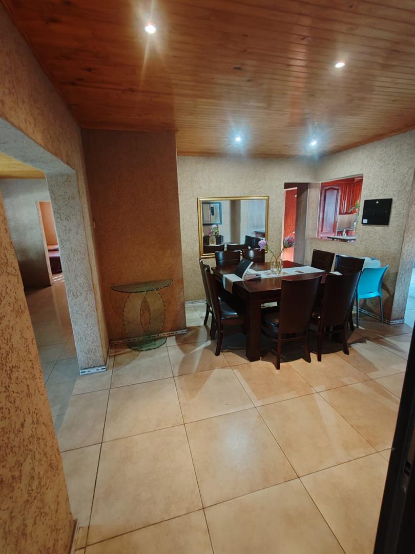 4 Bedroom Property for Sale in The Reeds Gauteng