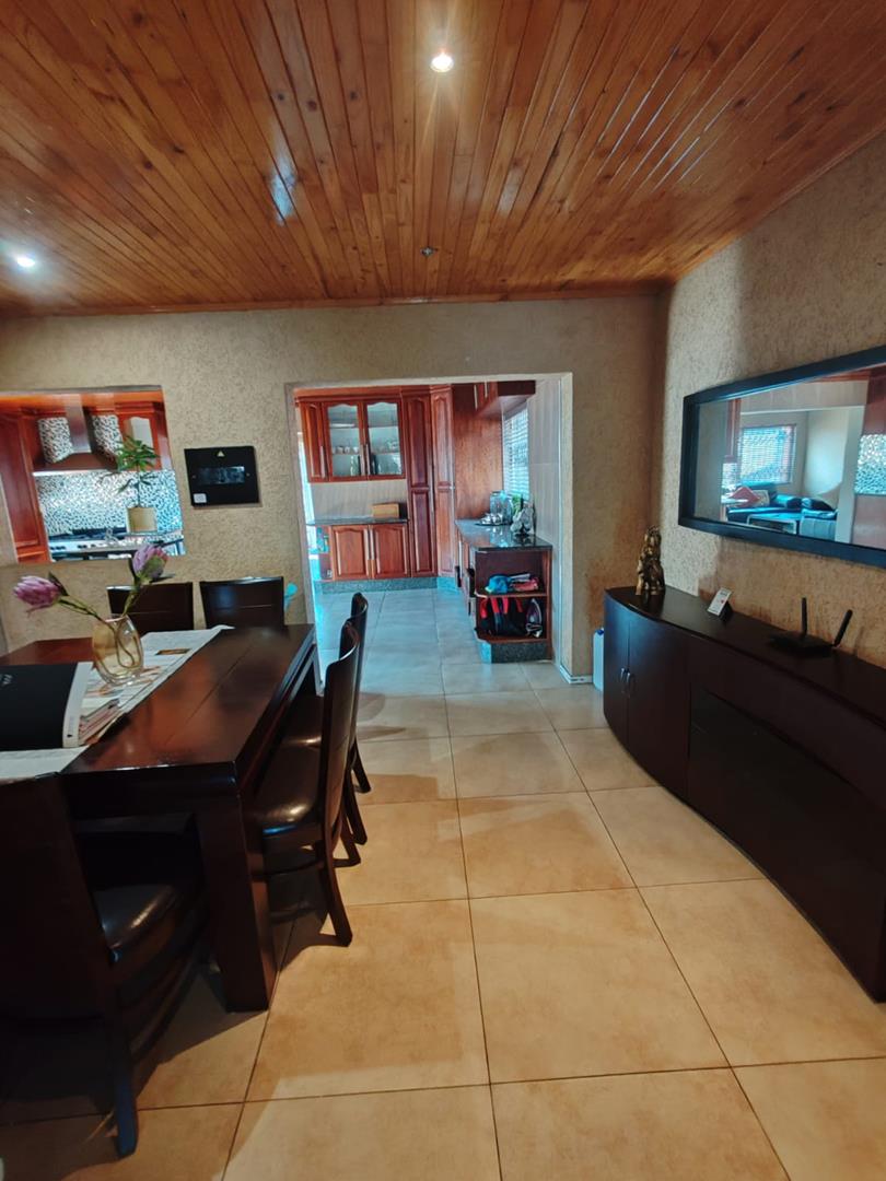 4 Bedroom Property for Sale in The Reeds Gauteng