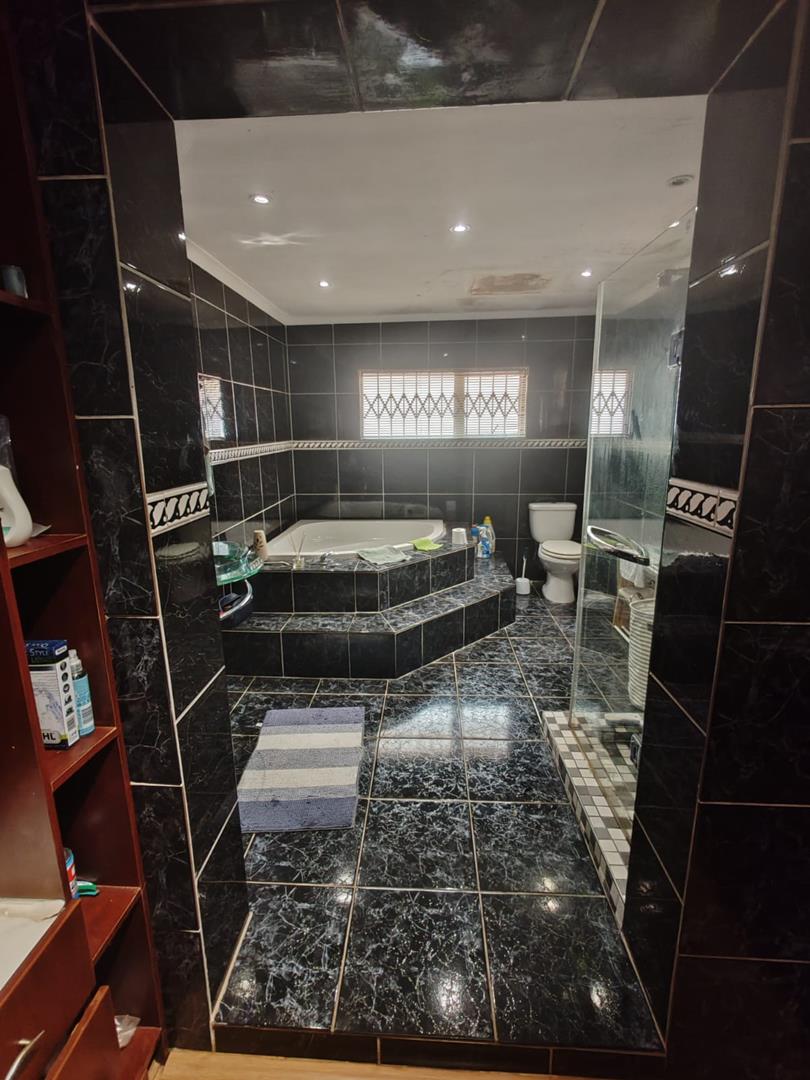 4 Bedroom Property for Sale in The Reeds Gauteng
