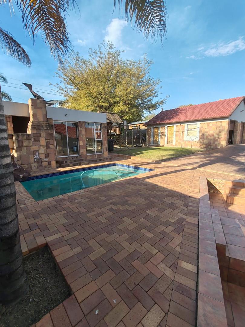 4 Bedroom Property for Sale in The Reeds Gauteng