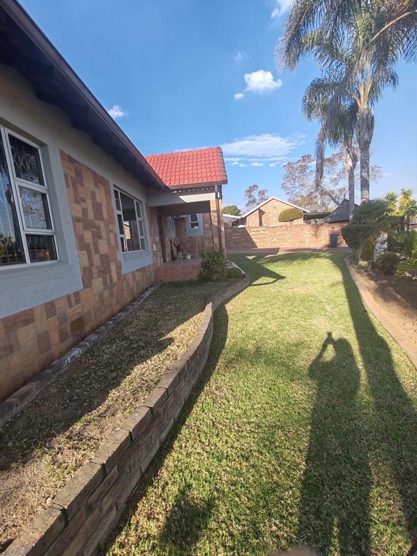 4 Bedroom Property for Sale in The Reeds Gauteng