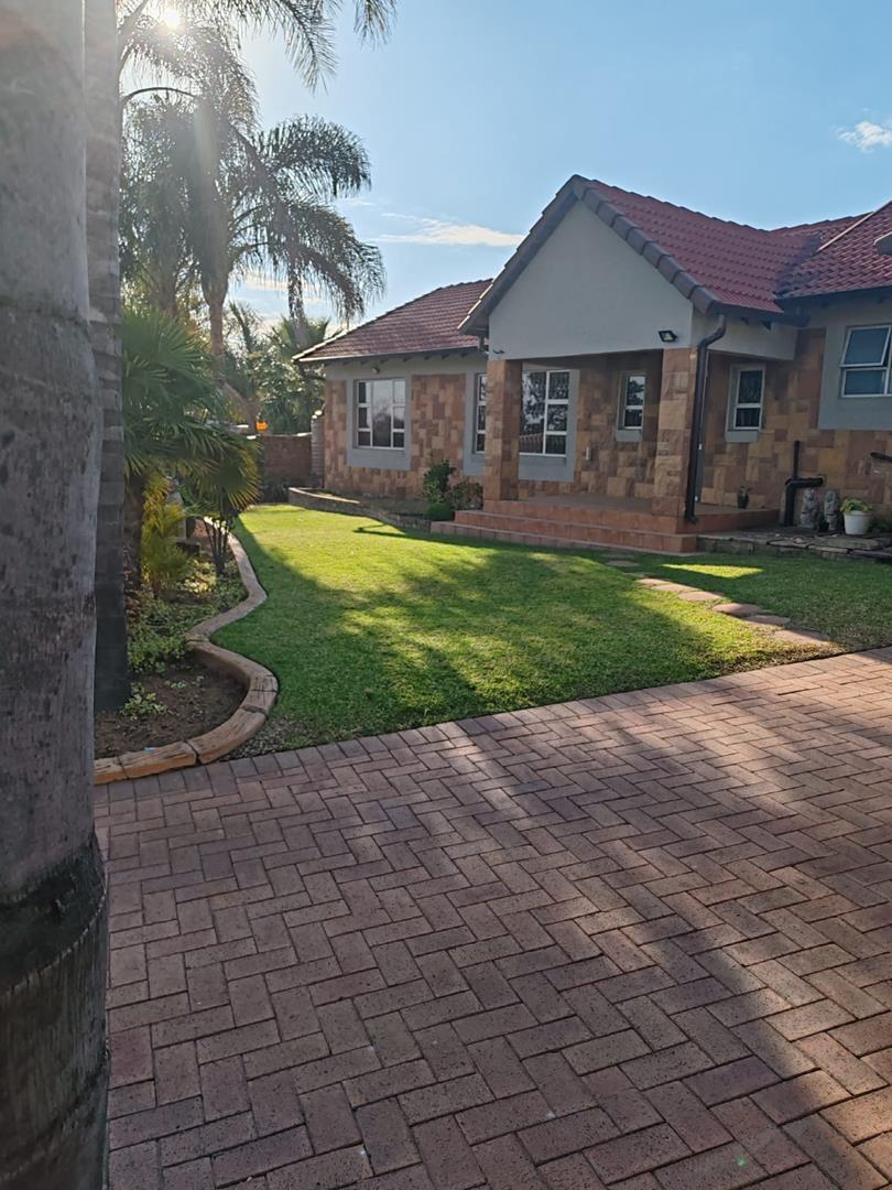 4 Bedroom Property for Sale in The Reeds Gauteng