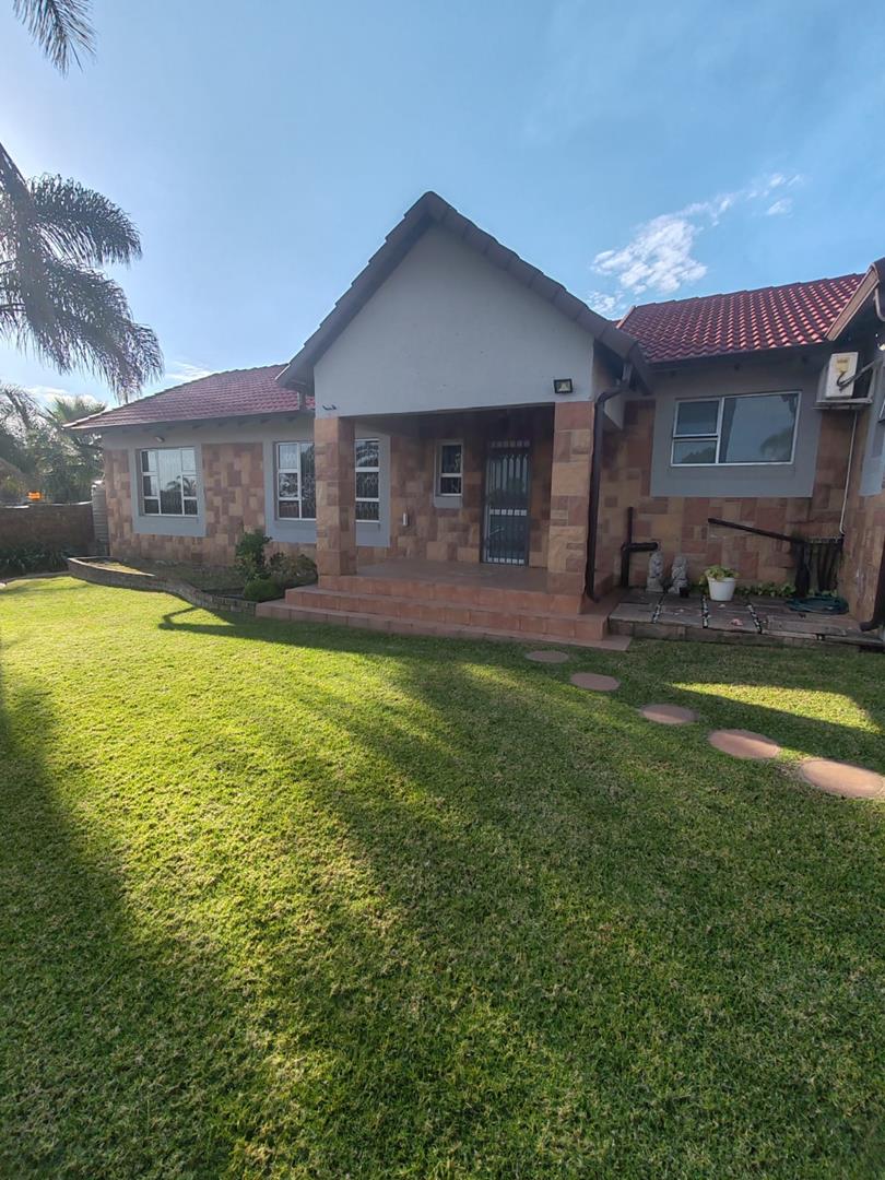 4 Bedroom Property for Sale in The Reeds Gauteng