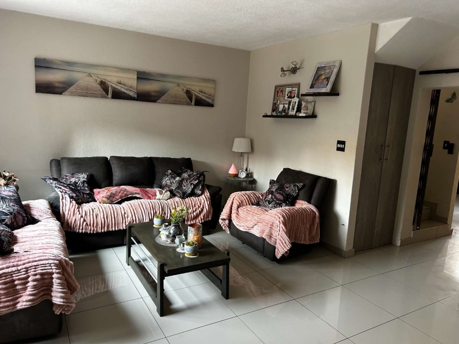 3 Bedroom Property for Sale in Brackenhurst Gauteng