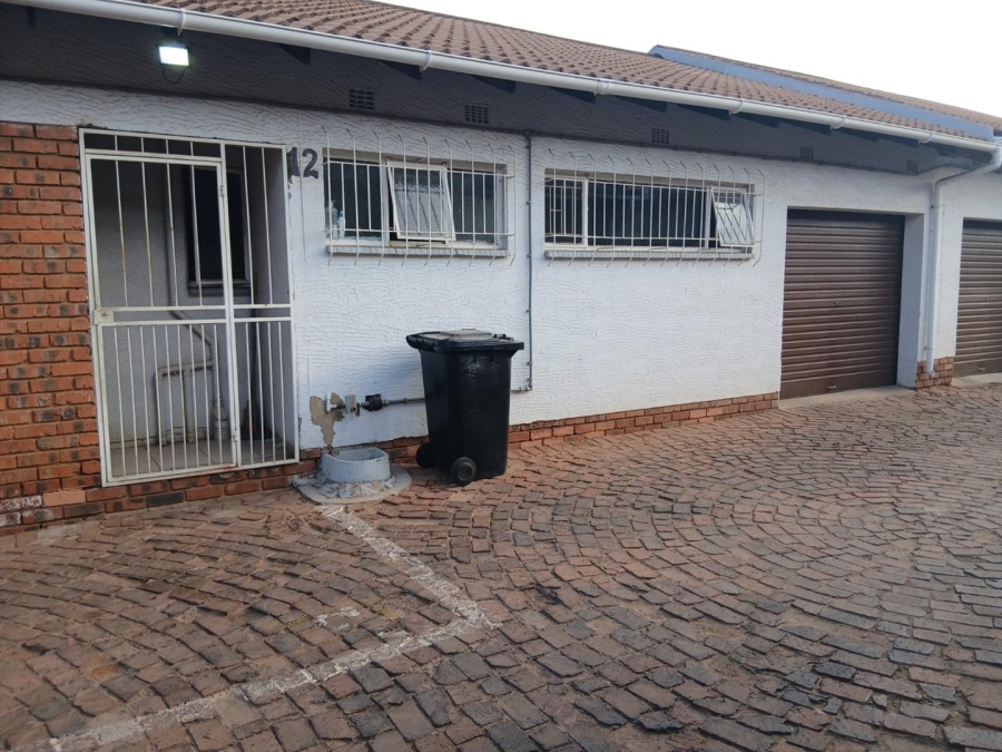 1 Bedroom Property for Sale in Dersley Gauteng