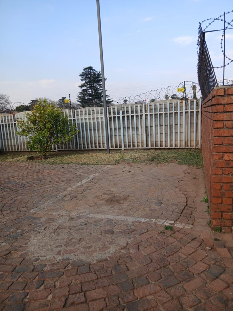 1 Bedroom Property for Sale in Dersley Gauteng