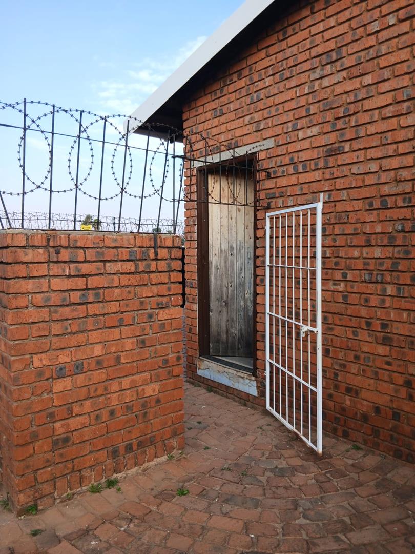 1 Bedroom Property for Sale in Dersley Gauteng