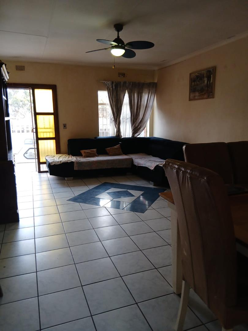 1 Bedroom Property for Sale in Dersley Gauteng