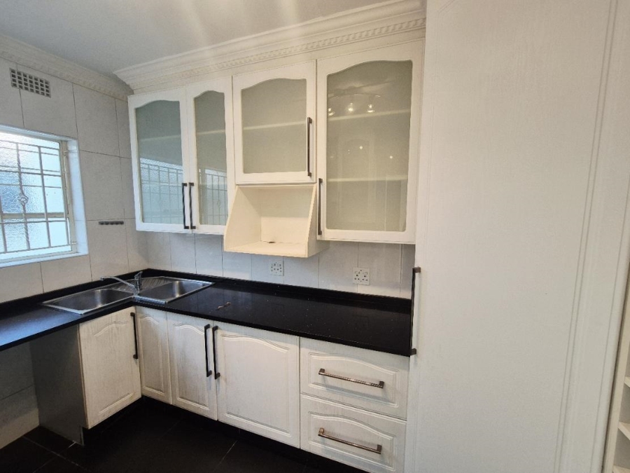 3 Bedroom Property for Sale in Corlett Gardens Gauteng